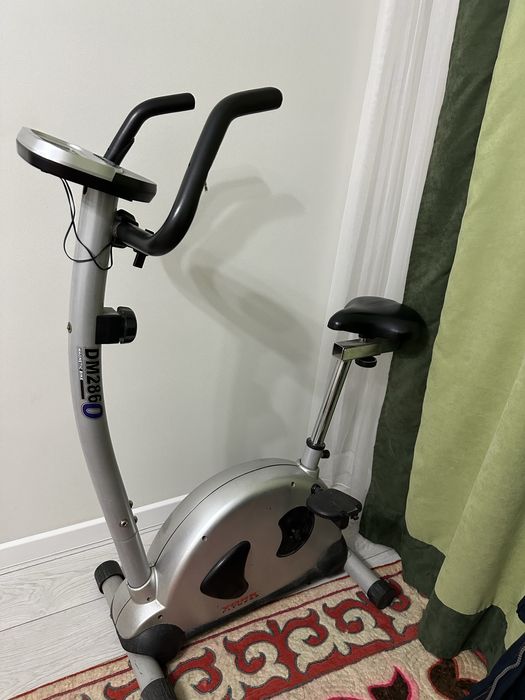 Велотренажер продам