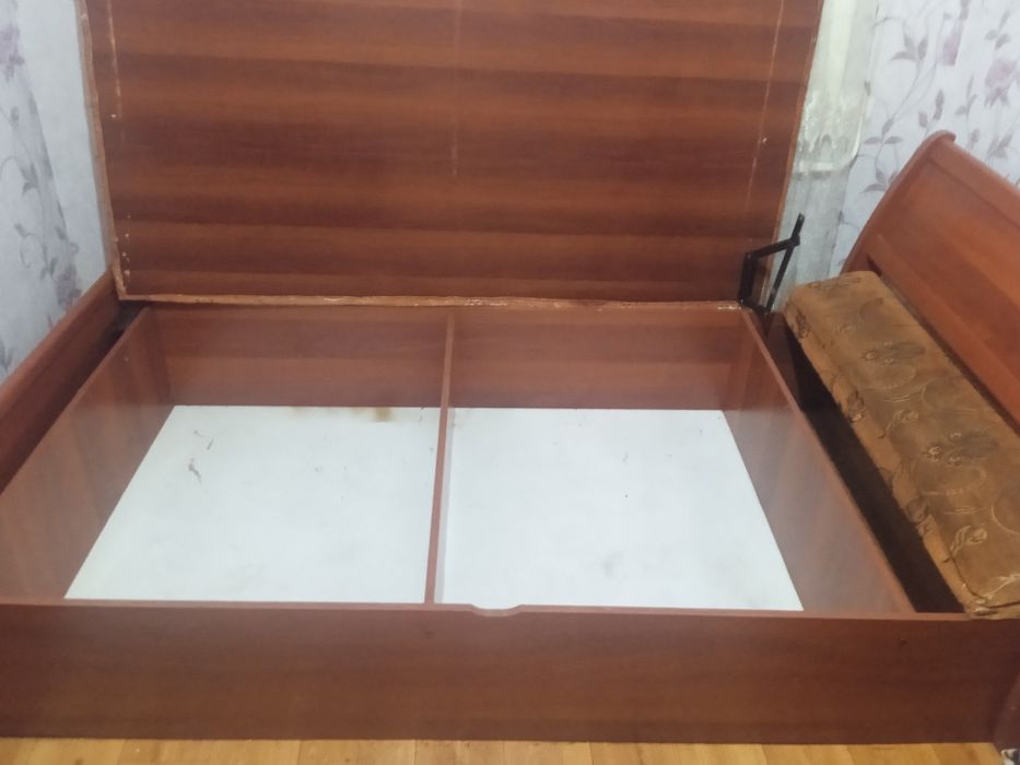 Продам кровать полуторка
