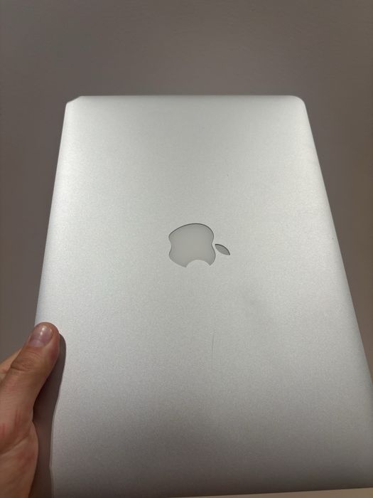 MacBook Air 13” Mid 2013, 4GB RAM, SSD 256 GB