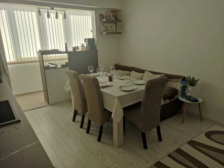 Дава се под наем Тристаен апартамент в Бургас, Меден рудник - зона А - 65 кв.м за 325 € - Снимка #1