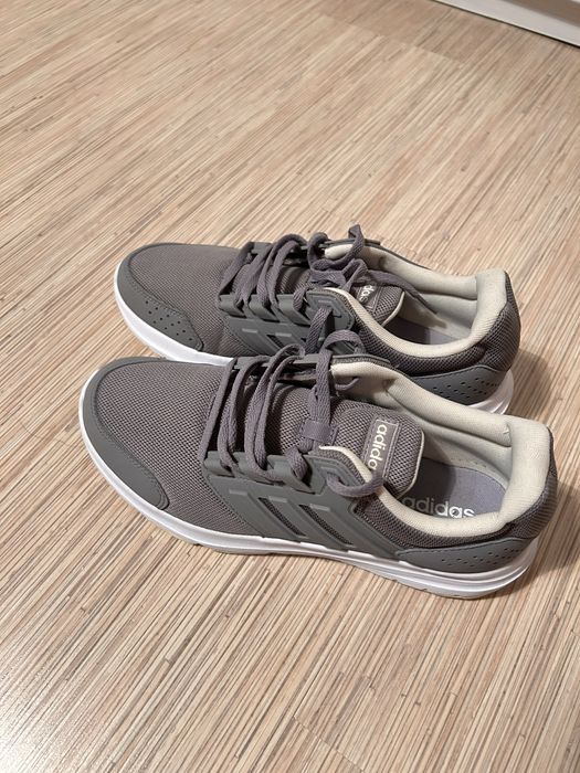 Дамски маратонки Adidas, 41 номер
