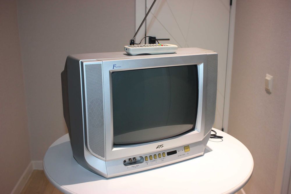 Продается ЭЛТ телевизор марки JVC AV-14FT