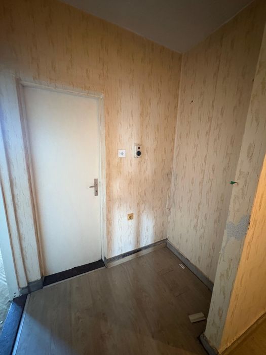 Тристаен Тухлен Апартамент , 2ри етаж , гр. Търговище Център