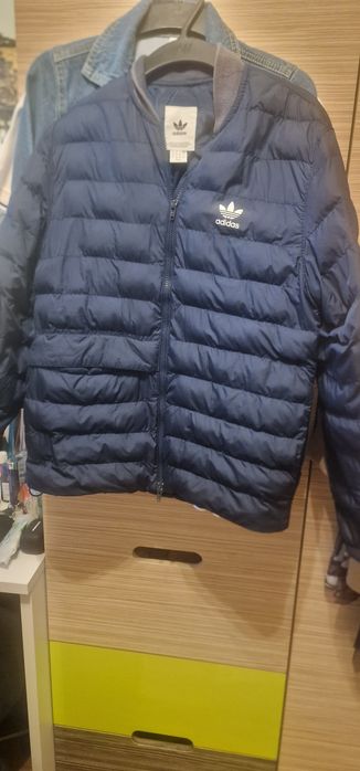 Яке Adidas и Reserved