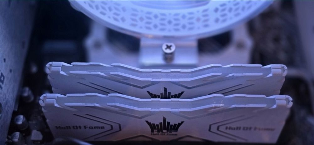 Unitate pc gaming Pearl White