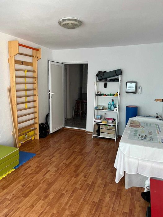 De vânzare  spațiu comercial (apartament 4 camere )ultracentral tel. 0722576502