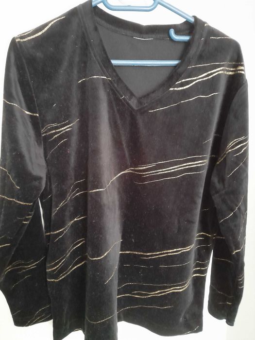Bluza neagra de catifea cu insertii aurii