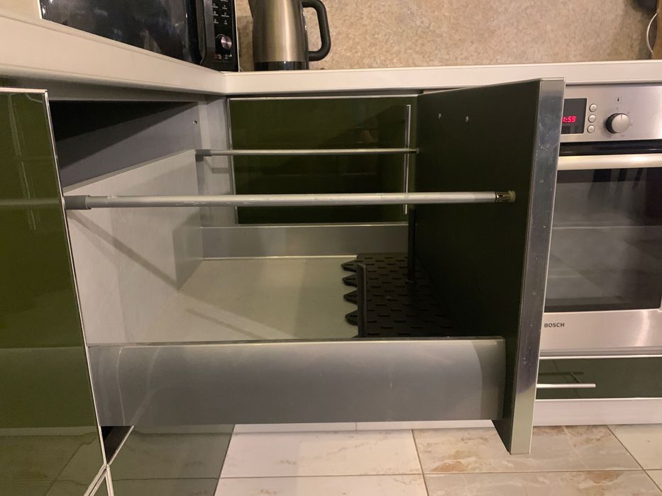 Продавам голяма кухня Варна