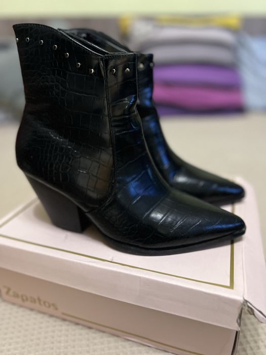 Дамски кожени боти