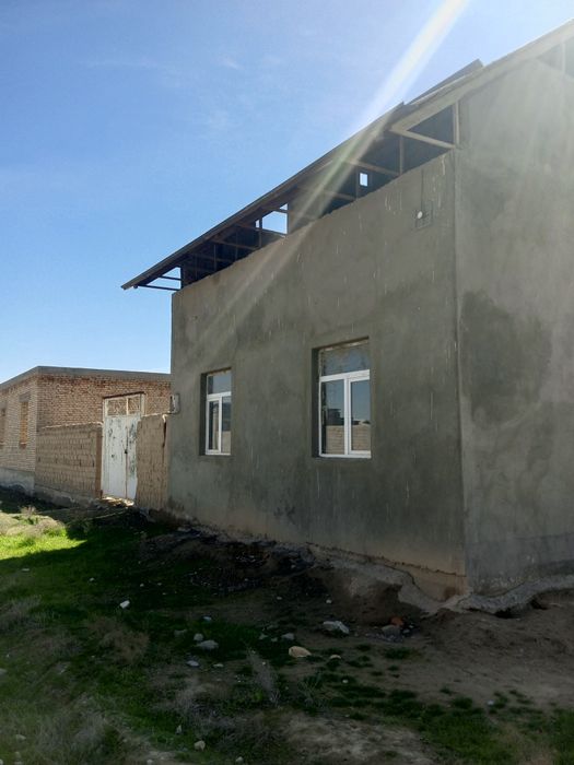 Дом сотилади бекларда