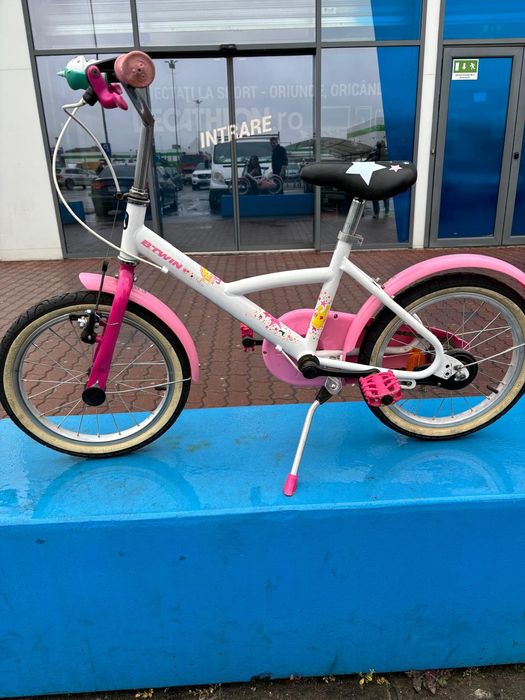 Vînd bicicletă fetiță