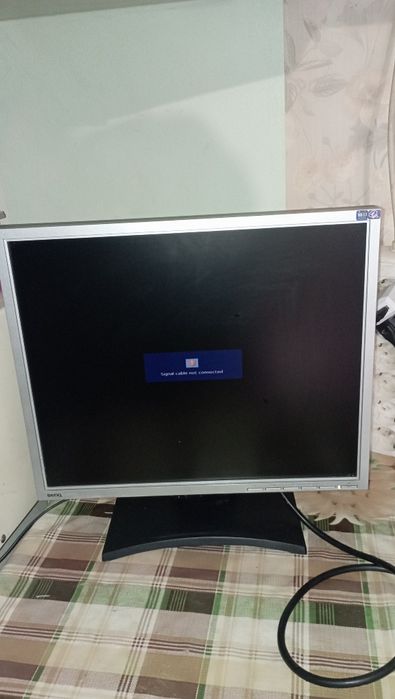 monitor LCD Benq Q7T5