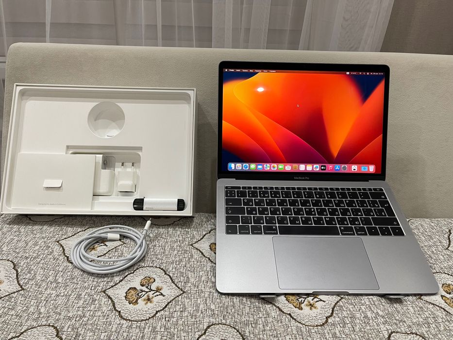 MacBook 8/128 хороший