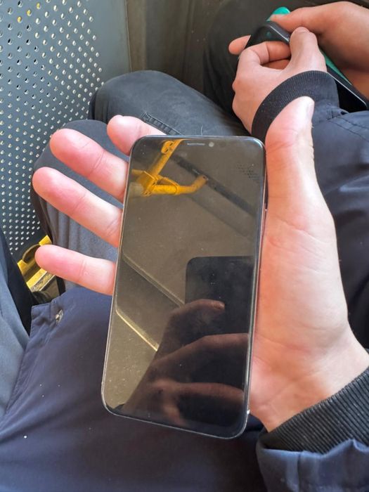 Продам айфон х в хорошем состоянии