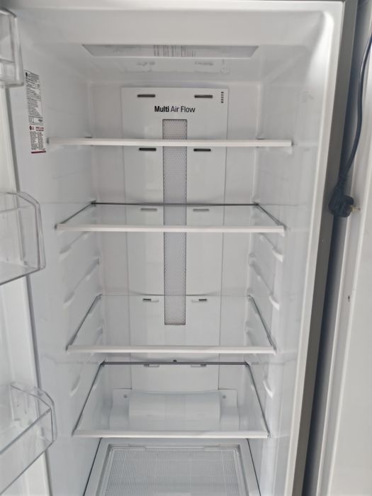 Răcitor/ Frigider LG 180 cm