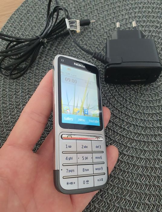 Vând Nokia C3.Pret 180 ron