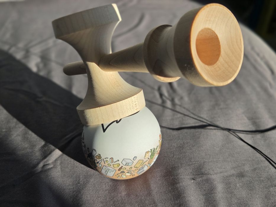 Kendama Erraticsquirrel Alb