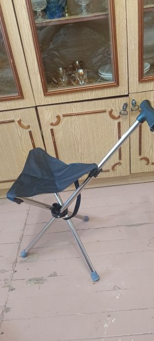 Прочная складная палка, трость.