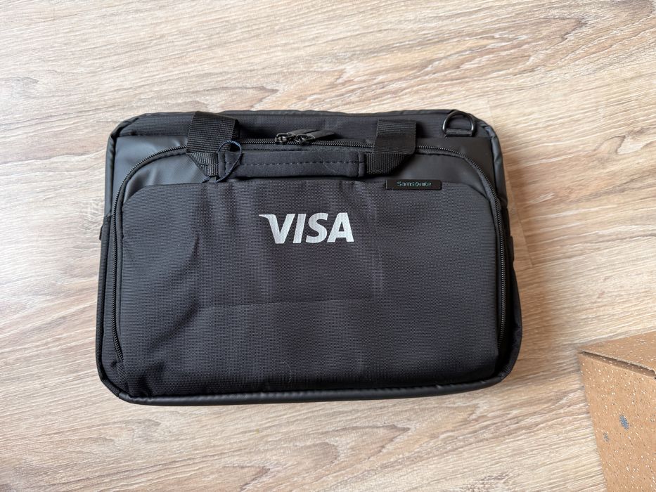 Чисто нова чанта за лаптоп Samsonite