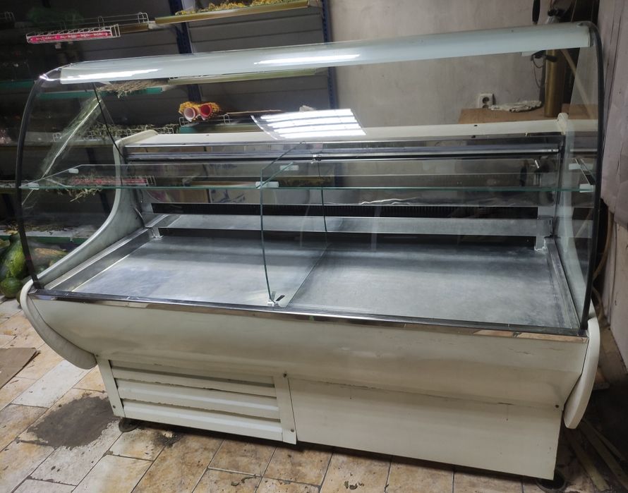 Холодильная ветрина