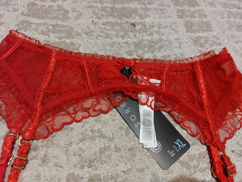 10 евро, нови, нощничка, жартиер,  85 Д, с подплънки  С етикет