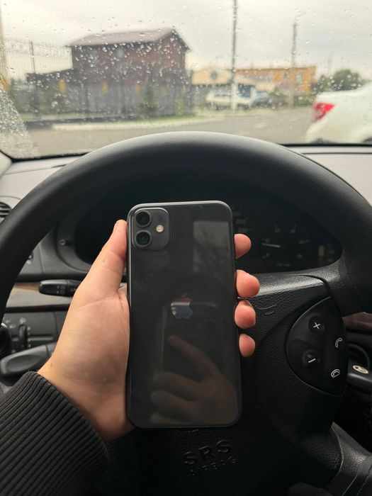 iPhone 11 черного цвета