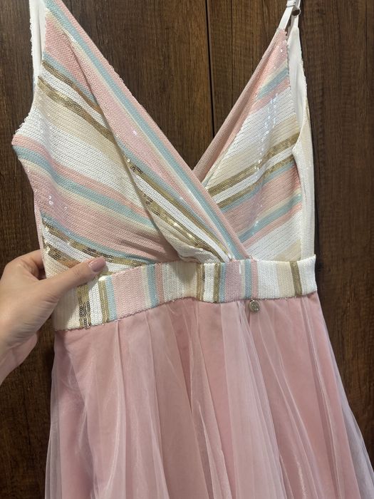 Рокля за повод. Юнона