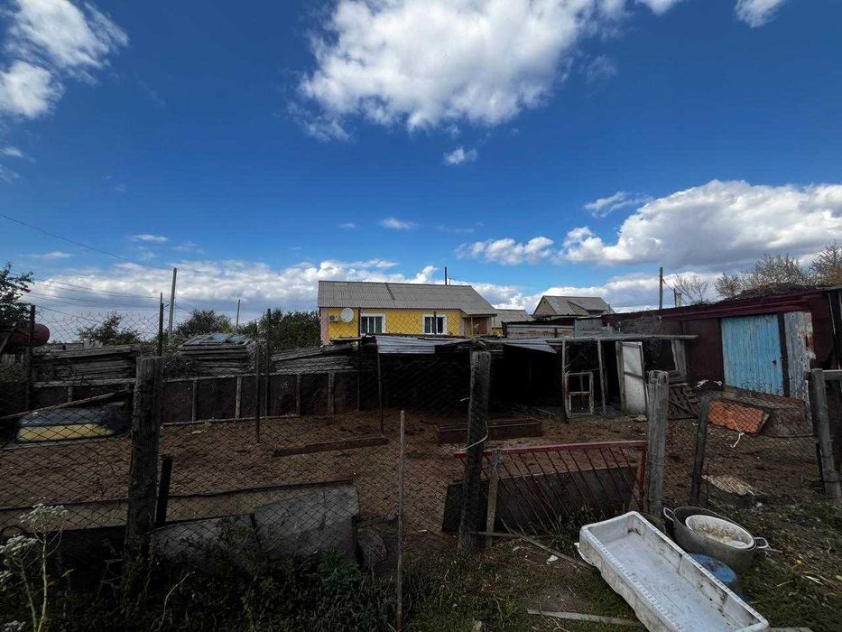 Продам двух этажный дом