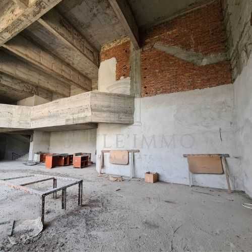 Продава се Магазин в Разград, Център - 550 кв.м за 690 €/кв.м - Снимка #2