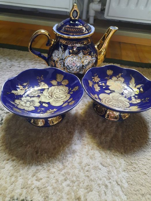 Chinni idishlar sotiladi. Hammasi yangidek