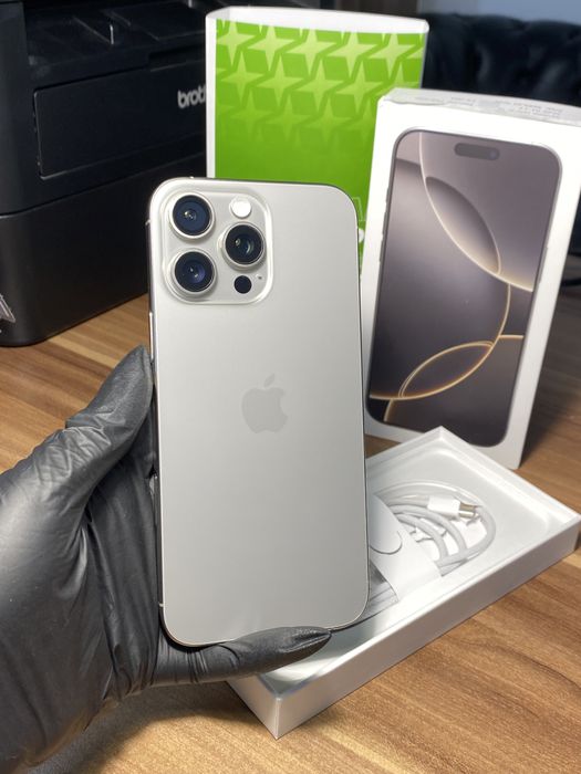 iPhone 16 Pro Max • 256 GB • Natural Titanium