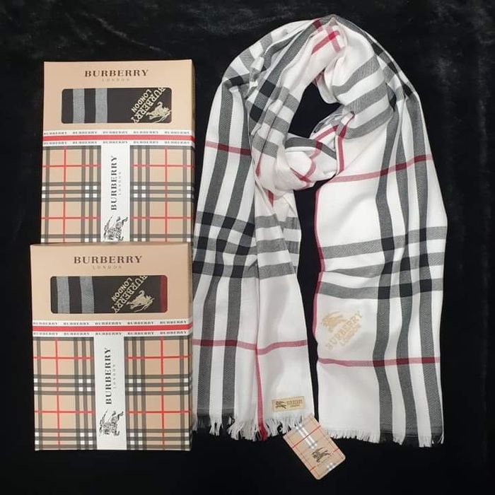 Esarfe/saluri unisex,super calitate, logo brodat, saculet, etichetă