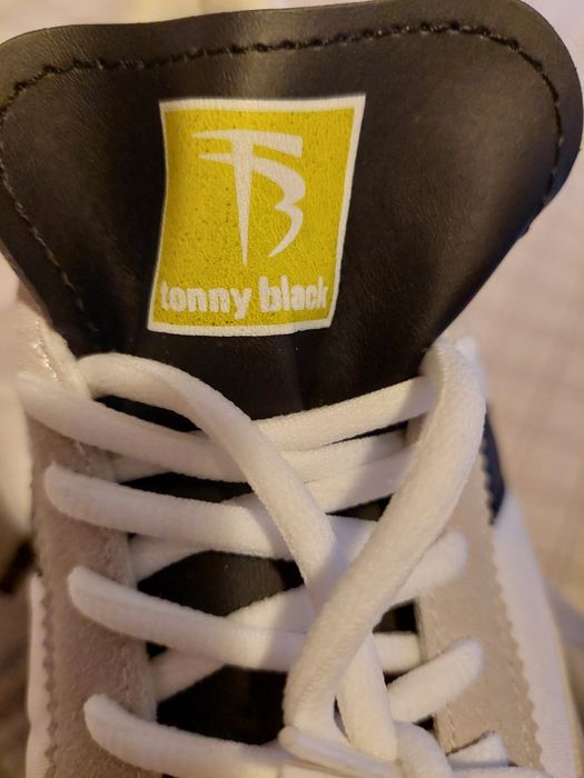 Adidașii bărbați Tonny Black. 42, noi cu etichetă.De Calitate