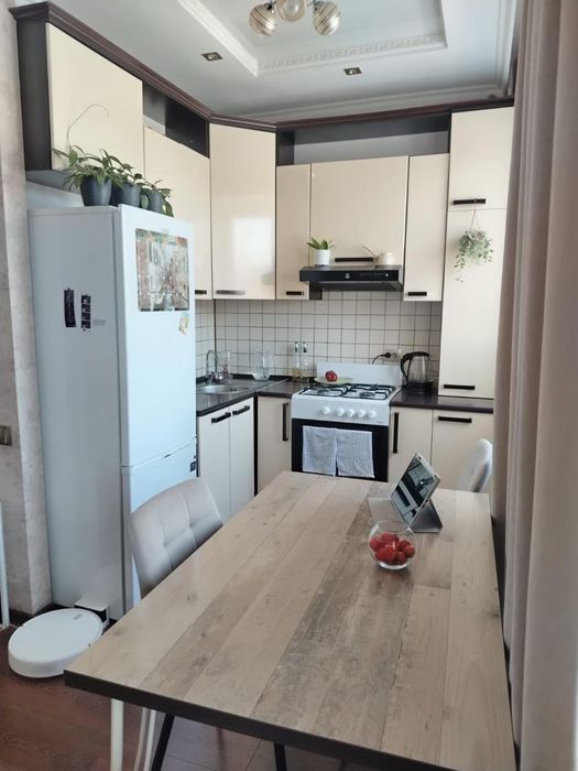 Продам 2к в центре 3/4