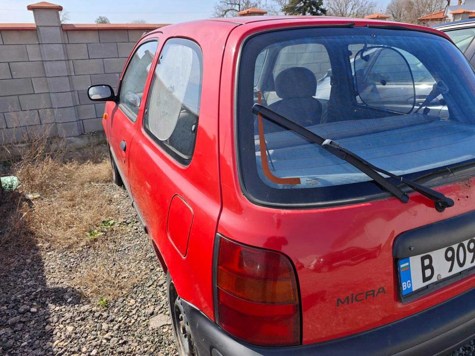 Продавам Нисан Микра 1.0