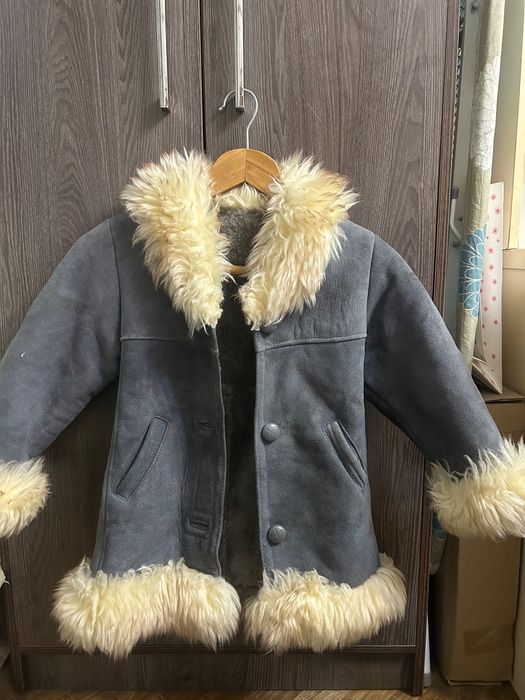 Продам детскую куртку маленькую