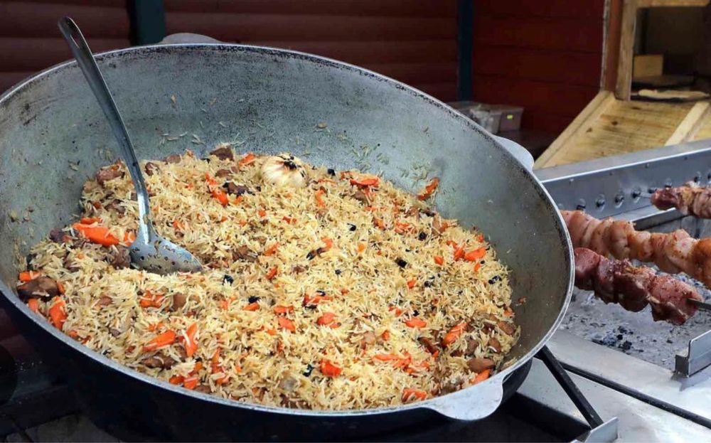 Плов, сірне и қуырдақ
