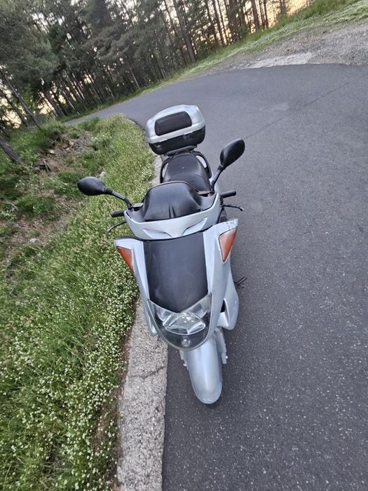 4-цилиндров скутер Honda