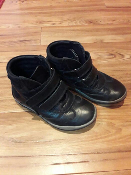 Продам ботиночки для мальчиков