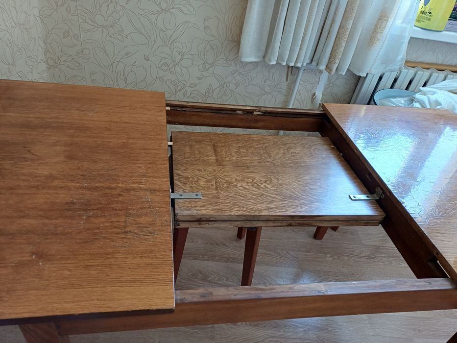 Стол полированный