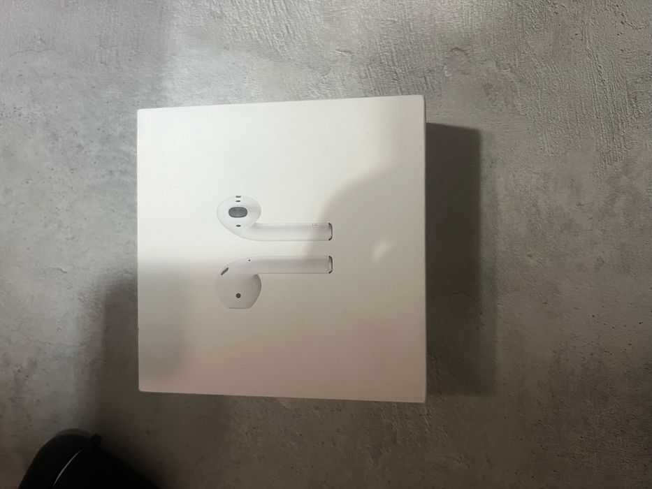 продам наушники airpods 2