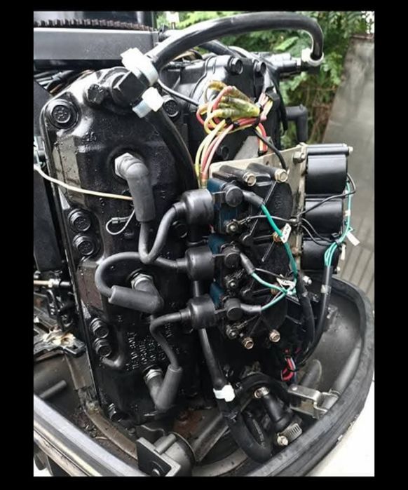 Mercury 150 cai  2 T V6 injectie ulei