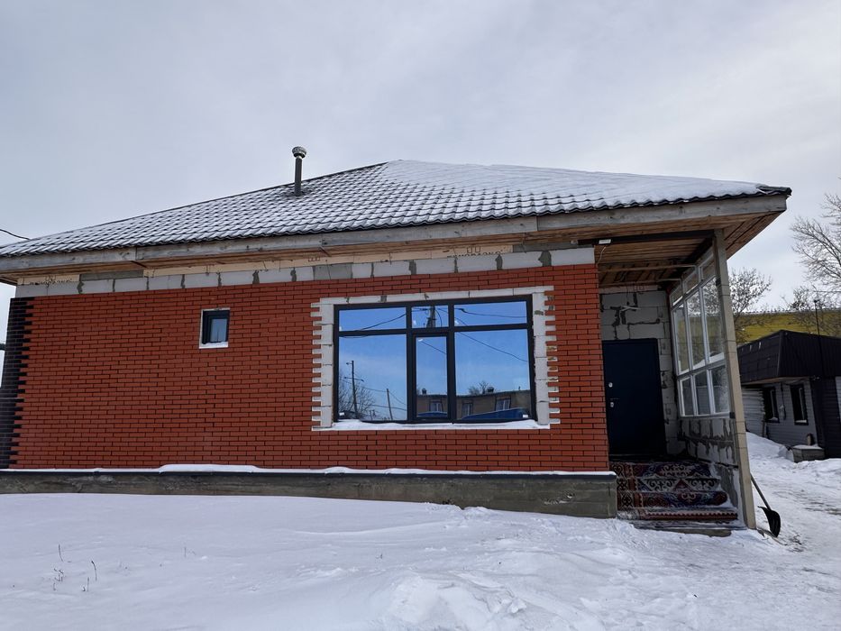 Два частных дома на одном участке