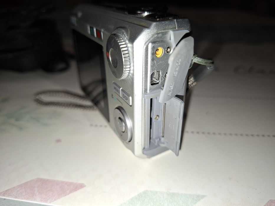 Casco Exilim EX-Z120, 7,2 MP, ecran LCD 2", calitate