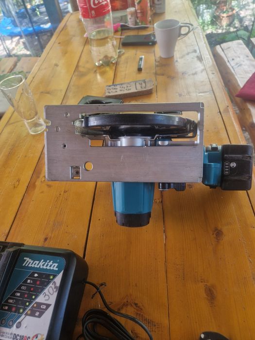 Circular Makita DSS 611
