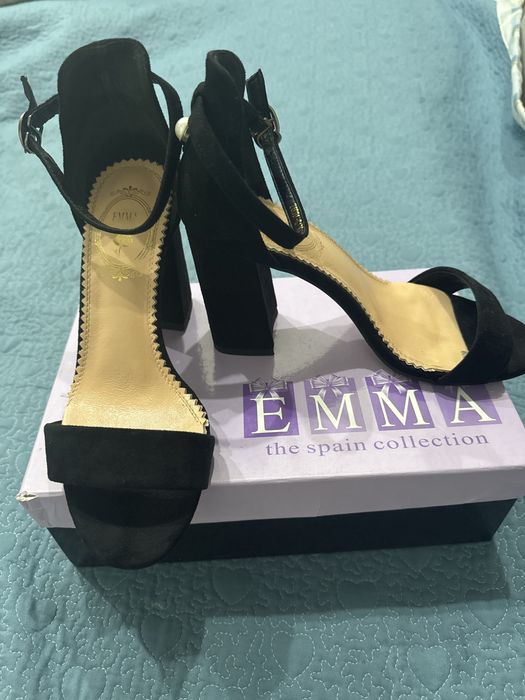 Босоножки черный замш