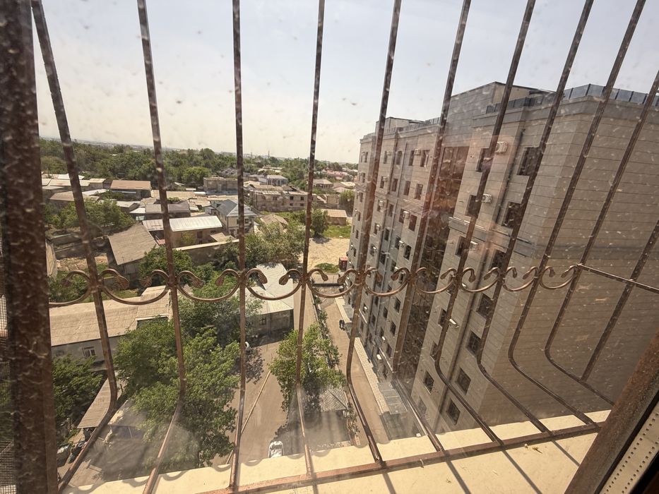 БИЙ ,Максим горький Феруза дока хлеб 2  комнаты срочно новостройка