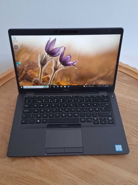 Laptop Dell cu i5 generatia a 8 a