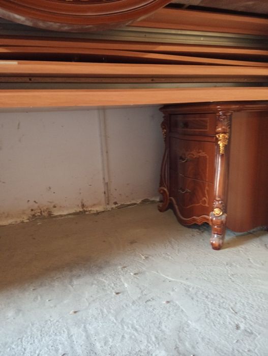 Продаётся спальный гарнитур в отличном состоянии.