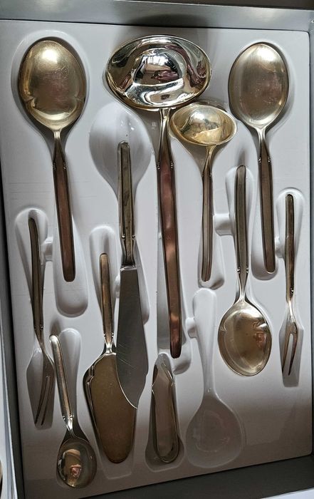 Стари посребрени прибори